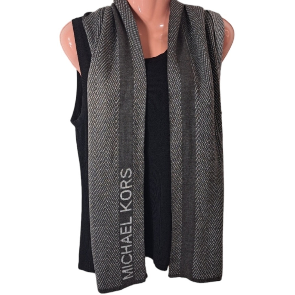 MICHAEL Michael Kors‎ Women's Metallic Zig Zag Grey/Silver Scarf